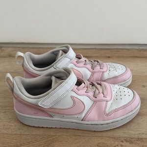 Nike Girls Court Borough Low Sneakers Sz 2